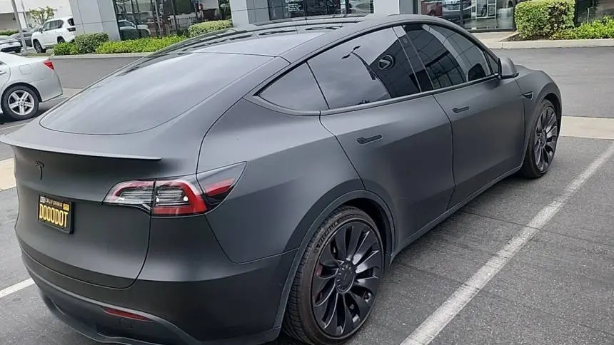 2022 Tesla Model Y 7SAYGDEF8NF513656