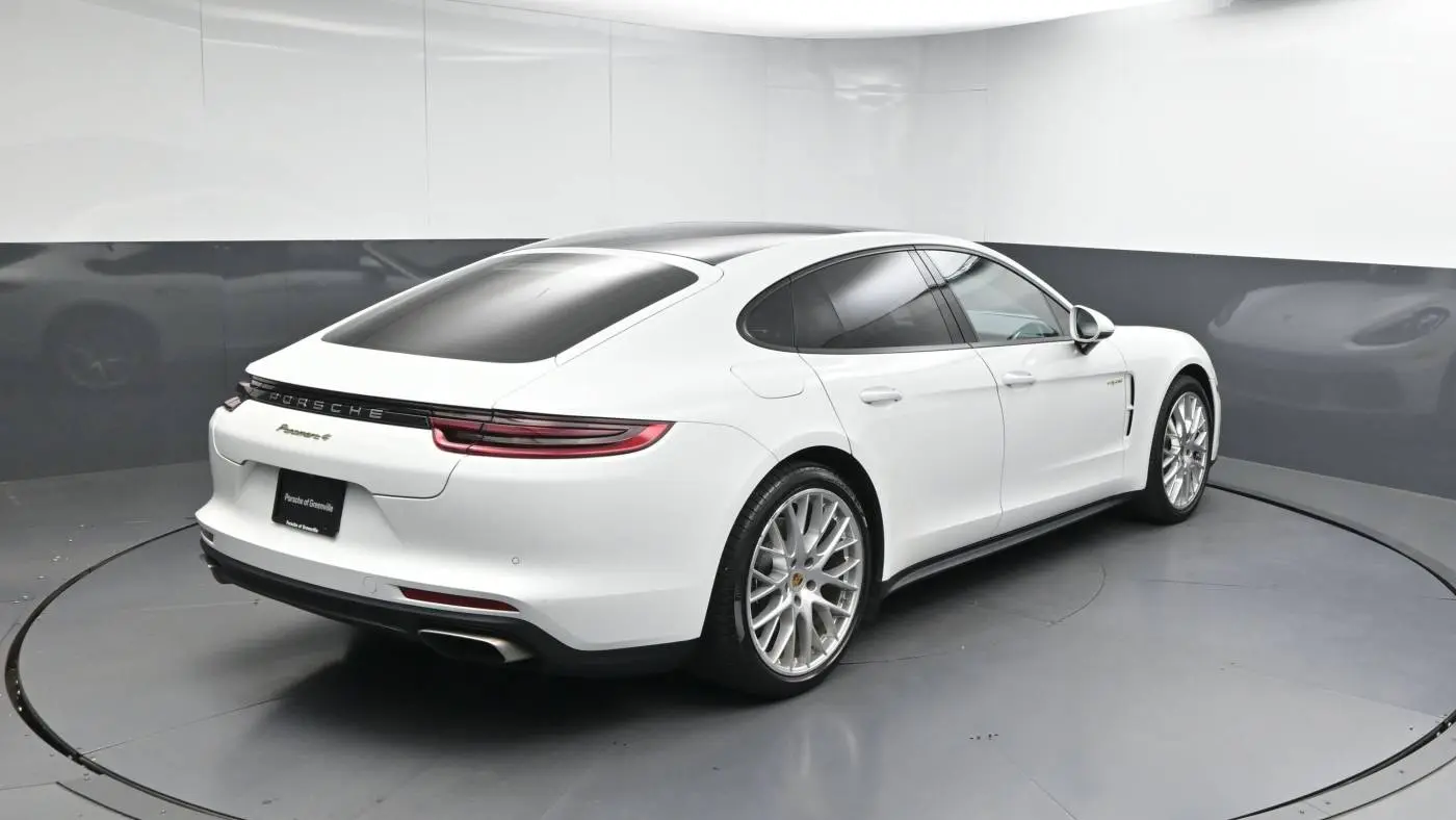 2018 Porsche Panamera WP0AE2A70JL130311