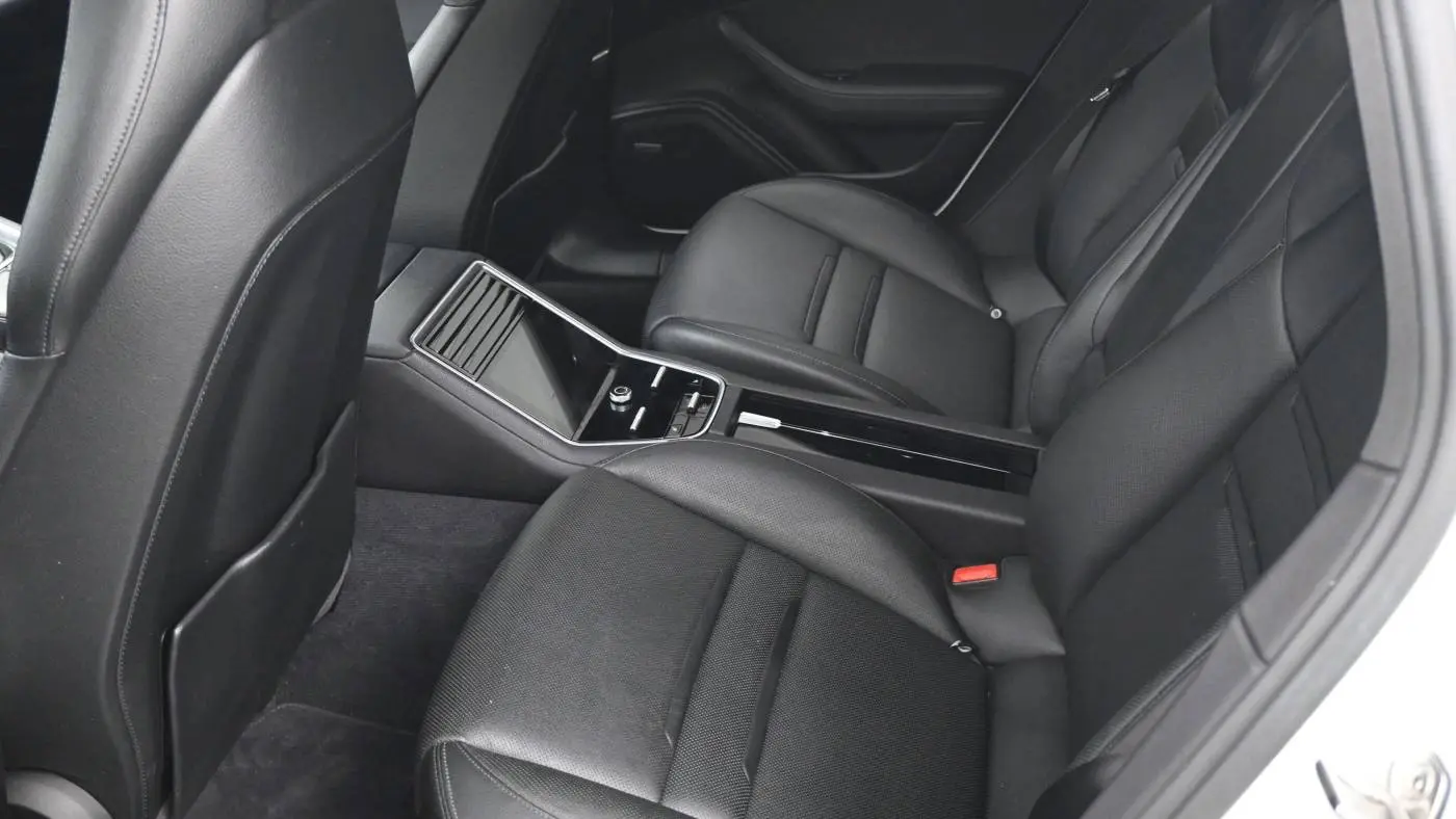 2018 Porsche Panamera WP0AE2A70JL130311
