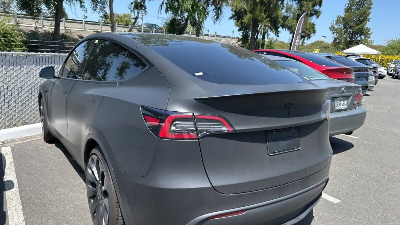 2022 Tesla Model Y 7SAYGDEF8NF513656
