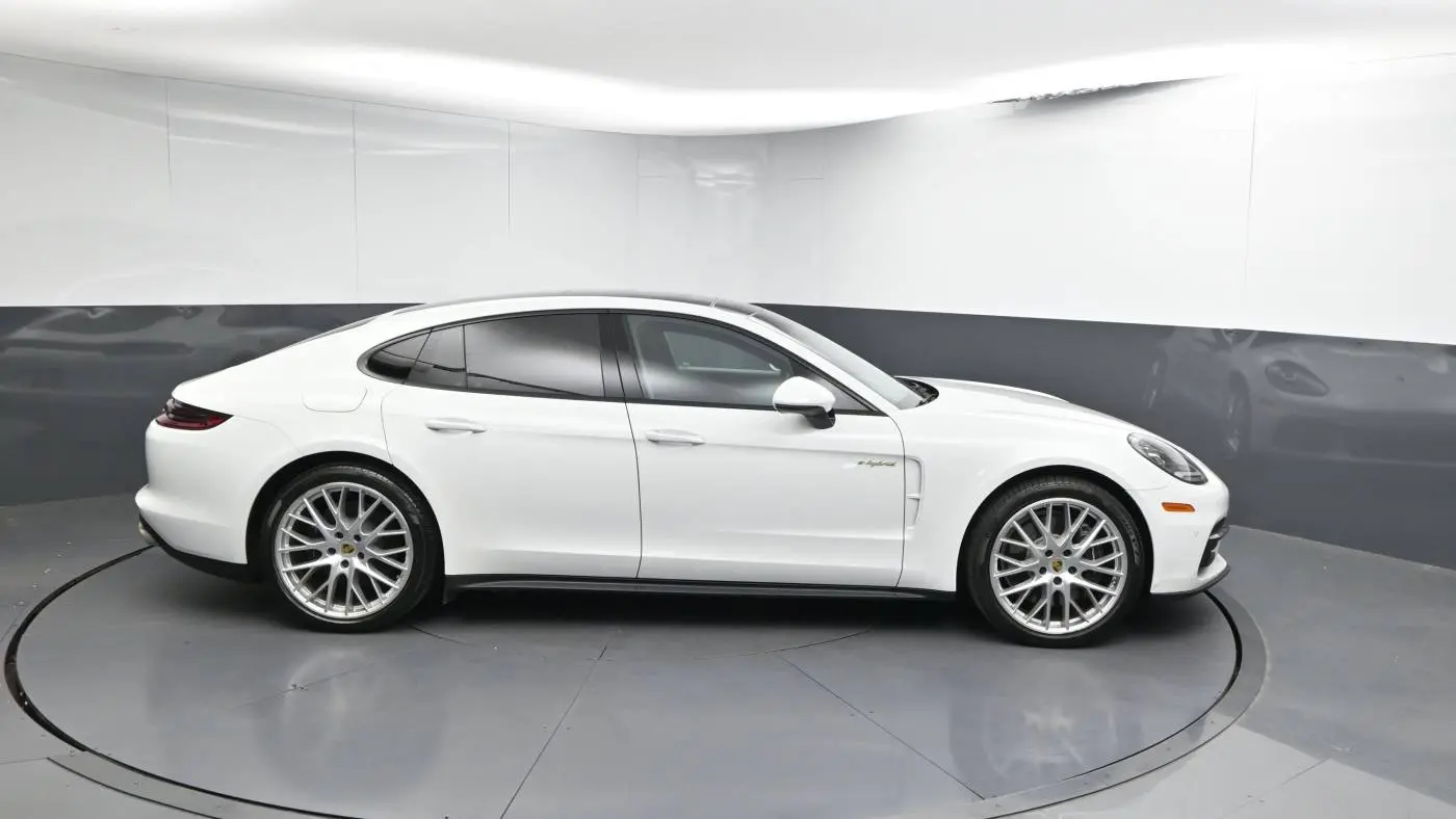2018 Porsche Panamera WP0AE2A70JL130311