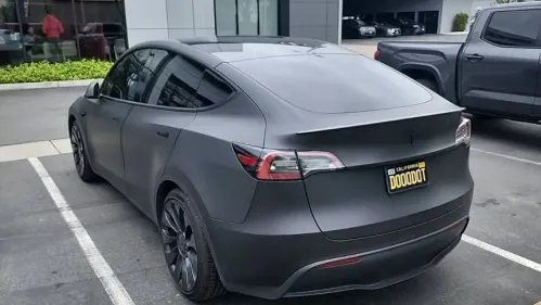 2022 Tesla Model Y 7SAYGDEF8NF513656