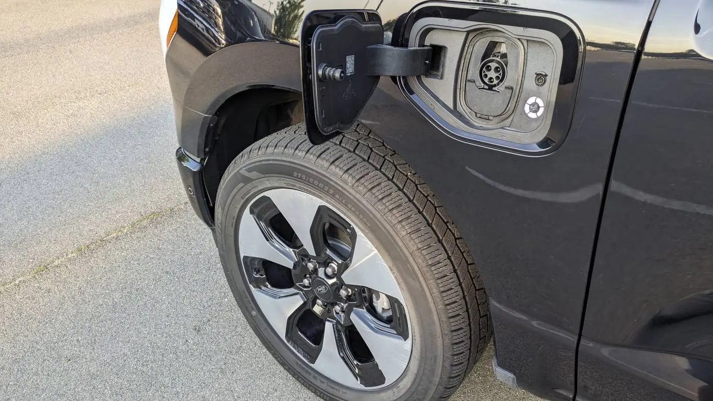 2022 Ford F-150 Lightning 1FT6W1EV7NWG06550