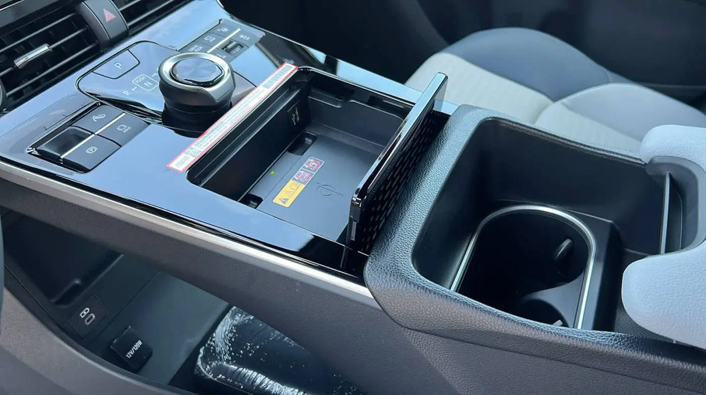 2025 Subaru Solterra JTMABABA8SA099836