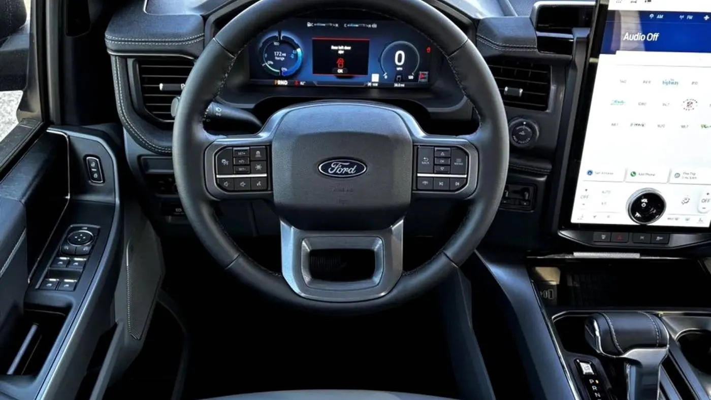 2025 Ford F-150 Lightning 1FT6W3L70SWG02061