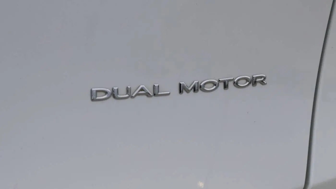 2024 Tesla Model Y 7SAYGDEE9RF117281