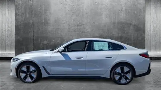 2025 BMW i4 WBY23HD0XSFU82337
