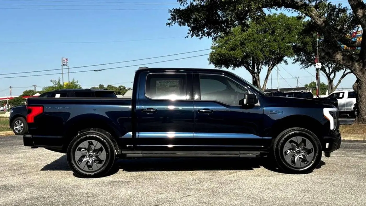 2025 Ford F-150 Lightning 1FT6W3L70SWG02061