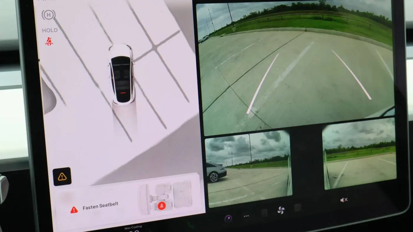 2024 Tesla Model Y 7SAYGDEE9RF117281