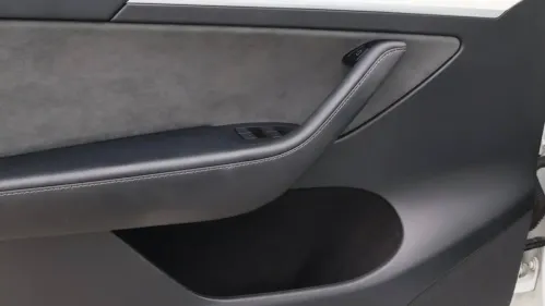 2024 Tesla Model Y 7SAYGDEE9RF117281