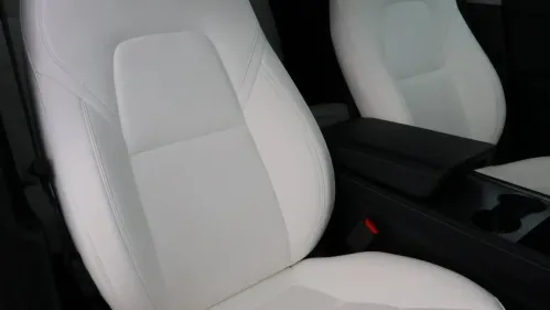 2024 Tesla Model Y 7SAYGDEE9RF117281