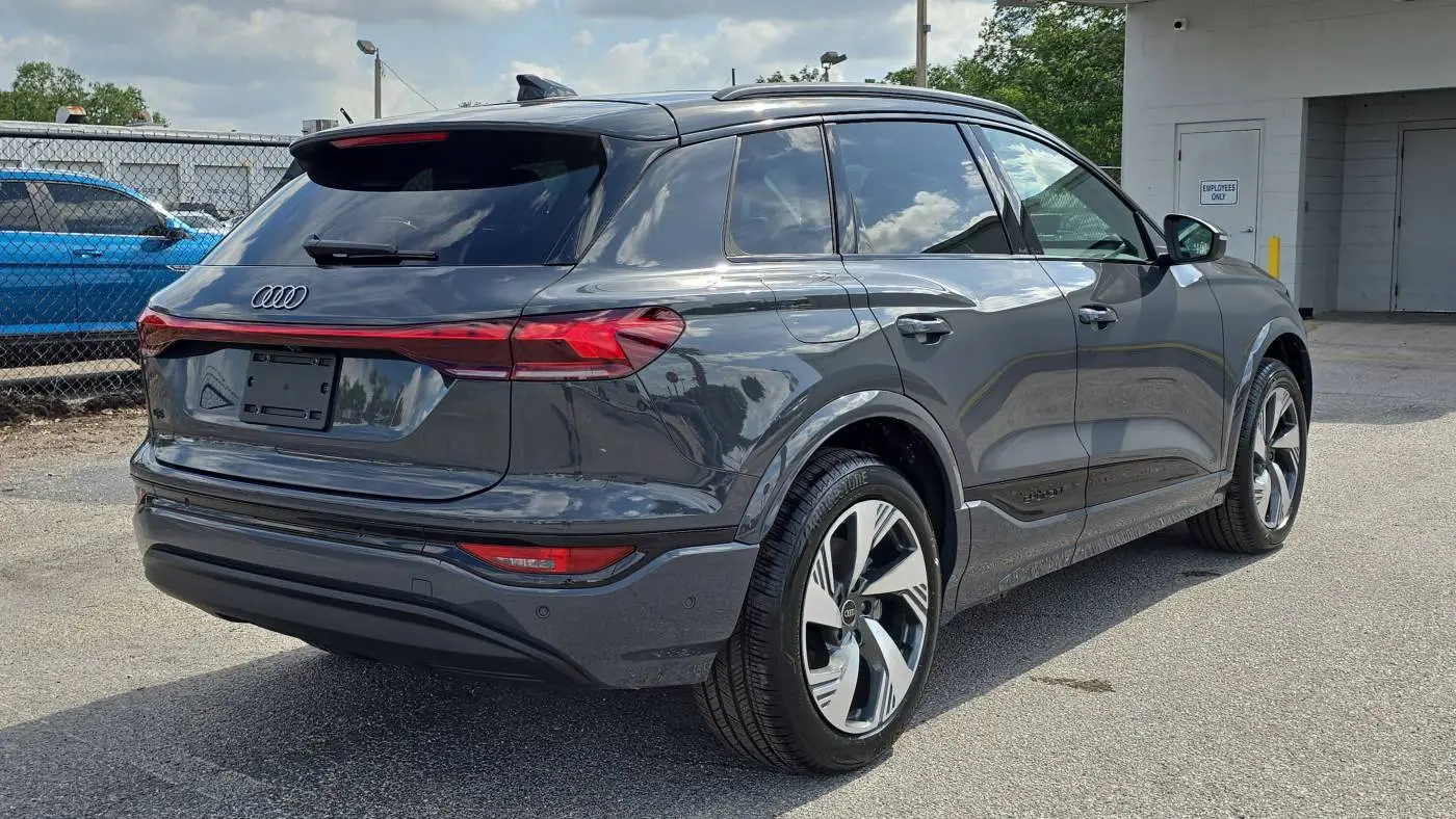 2025 Audi Q6 e-tron WA124BGF7SA016013