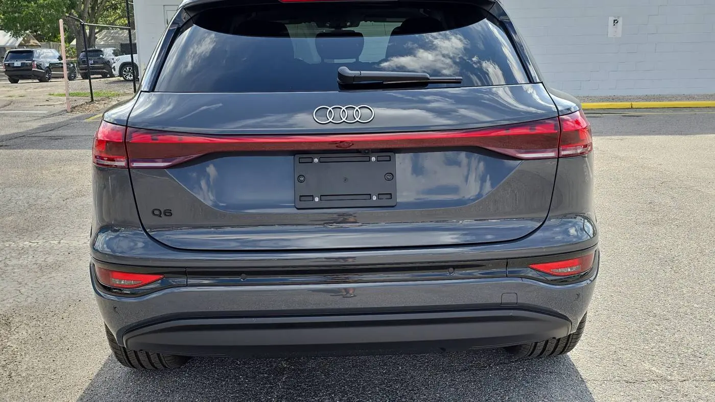 2025 Audi Q6 e-tron WA124BGF7SA016013