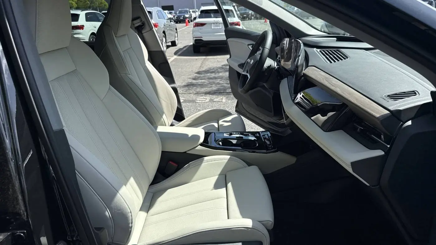 2025 Audi Q6 e-tron WA124BGF3SA036064