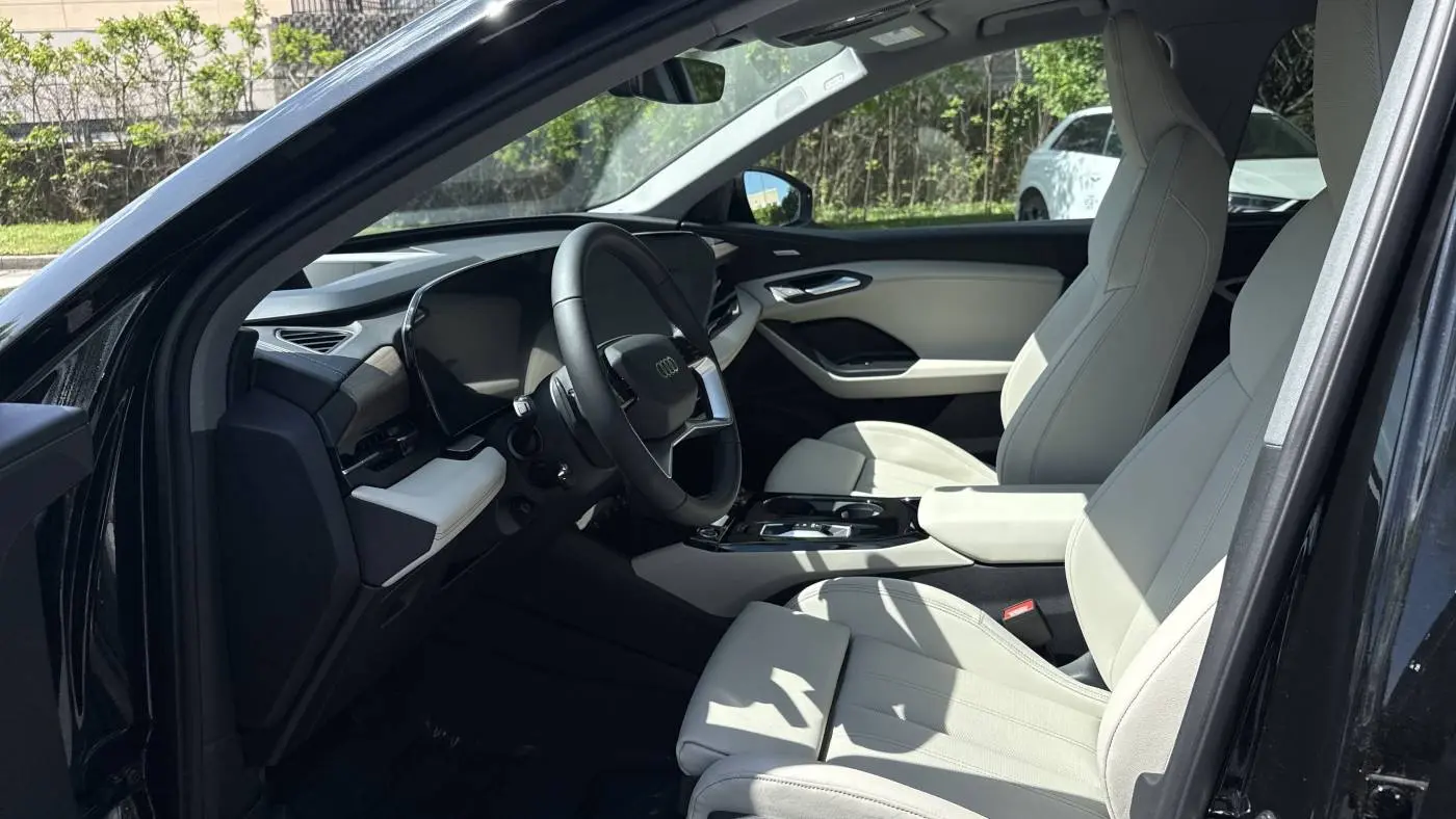 2025 Audi Q6 e-tron WA124BGF3SA036064