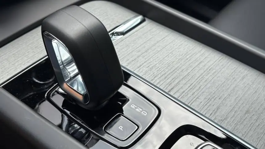 2025 Volvo XC60 YV4H60RC4S1190040
