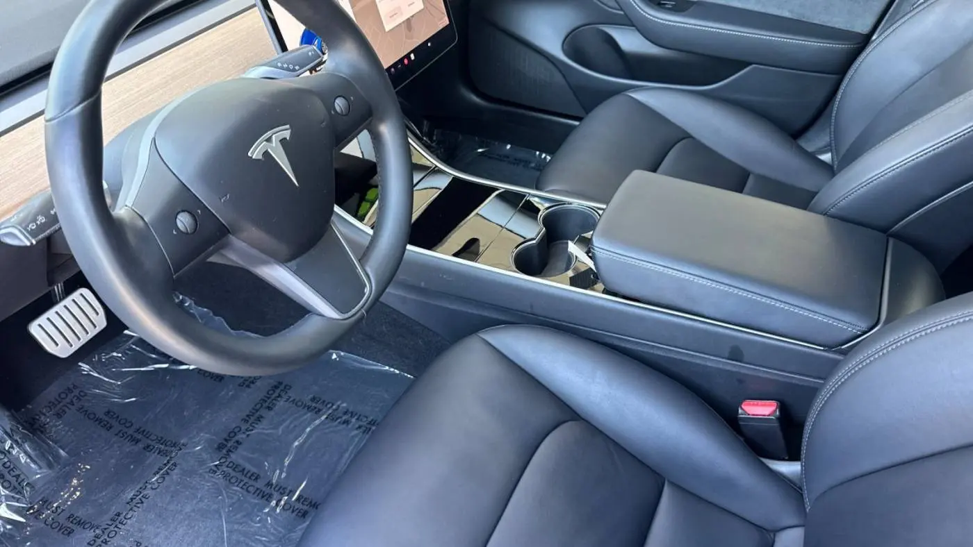 2018 Tesla Model 3 5YJ3E1EB5JF072359