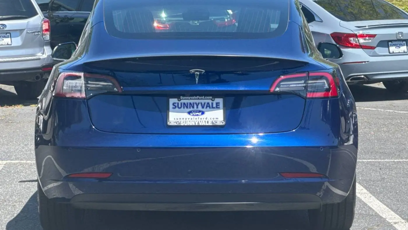 2018 Tesla Model 3 5YJ3E1EB5JF072359