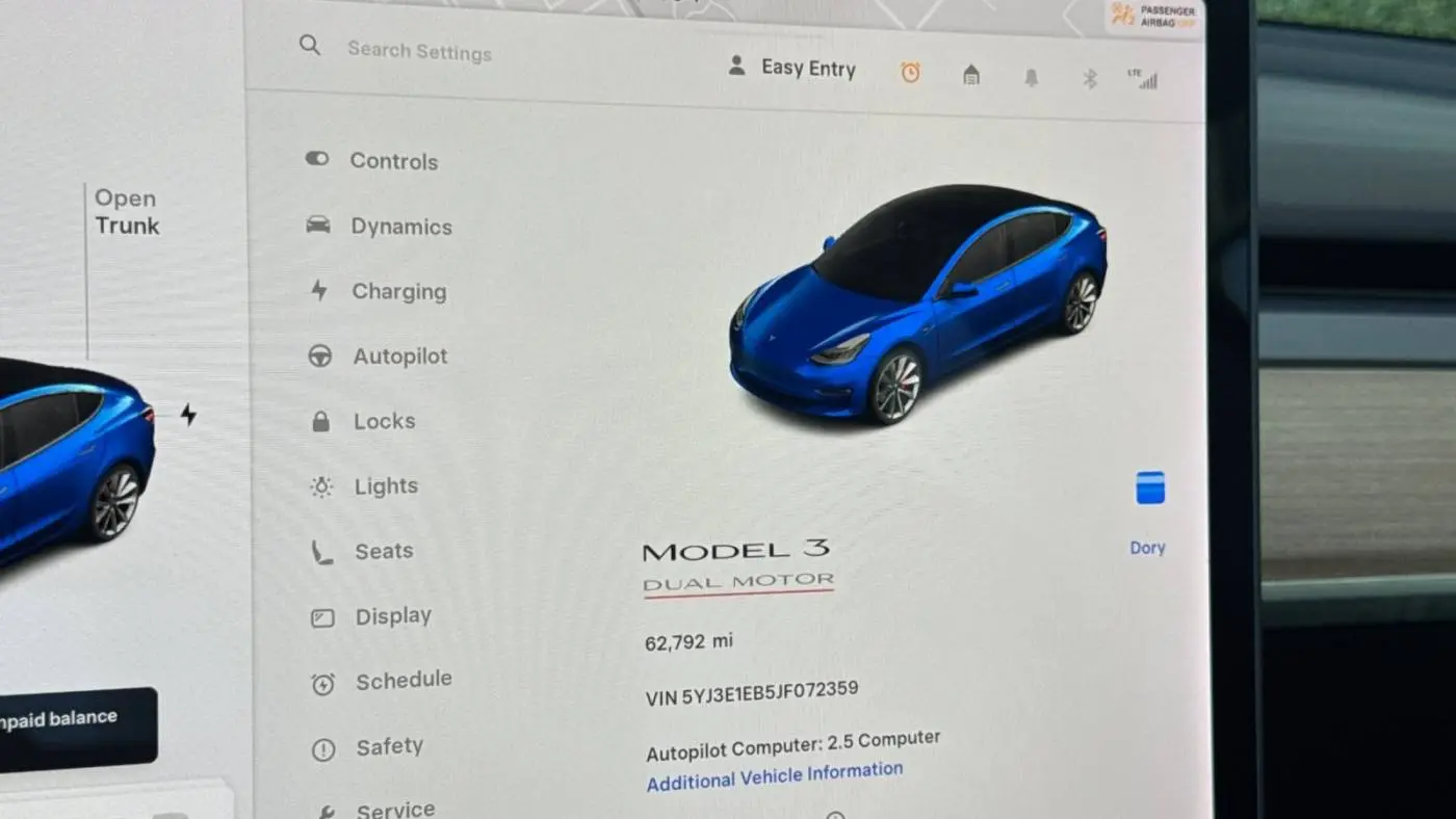 2018 Tesla Model 3 5YJ3E1EB5JF072359