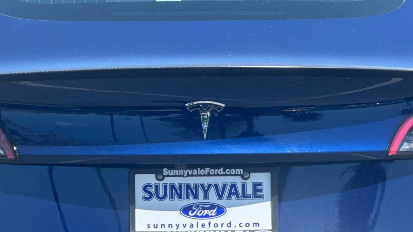 2018 Tesla Model 3 5YJ3E1EB5JF072359