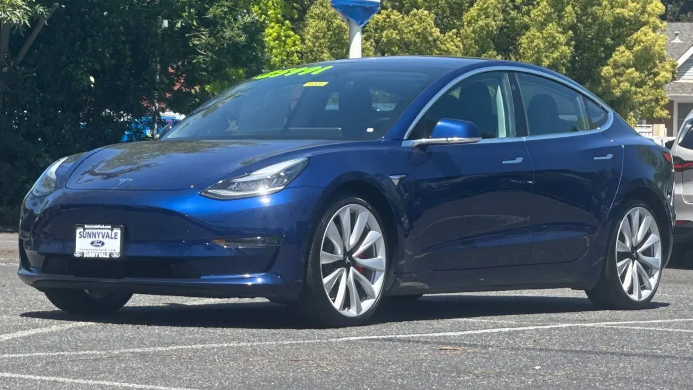 2018 Tesla Model 3 5YJ3E1EB5JF072359