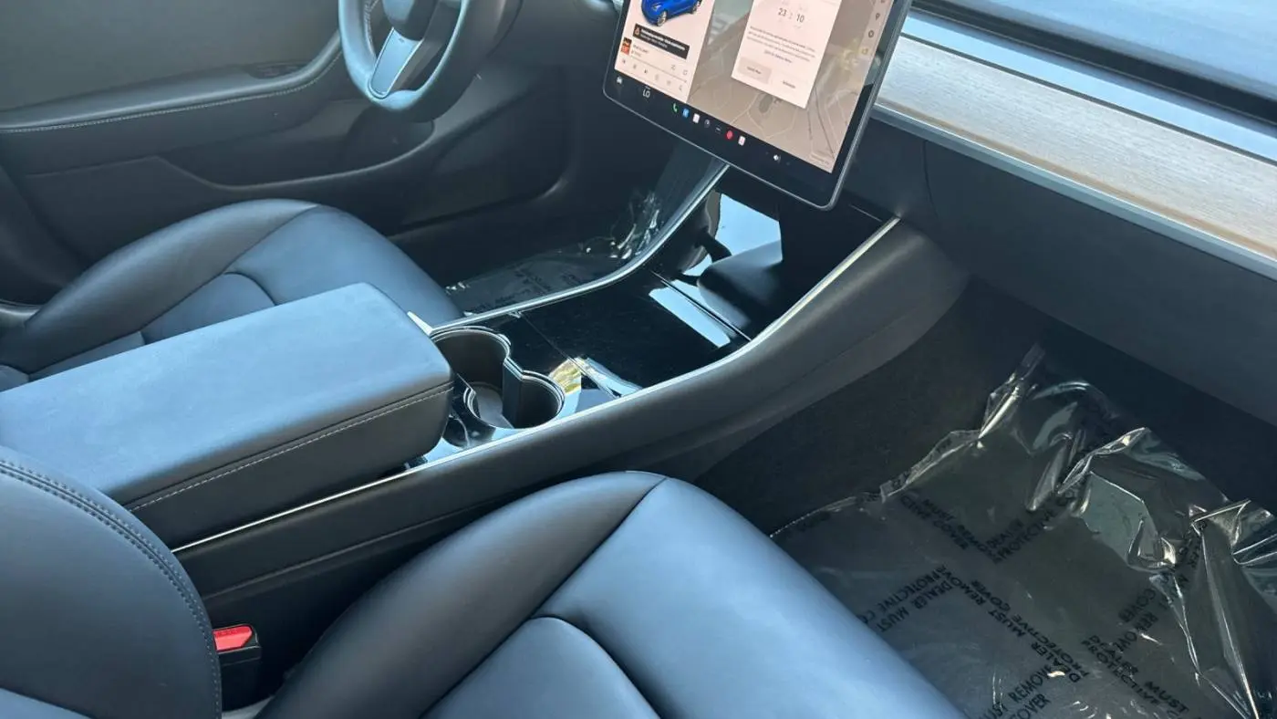 2018 Tesla Model 3 5YJ3E1EB5JF072359