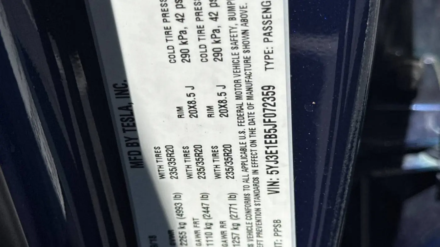 2018 Tesla Model 3 5YJ3E1EB5JF072359