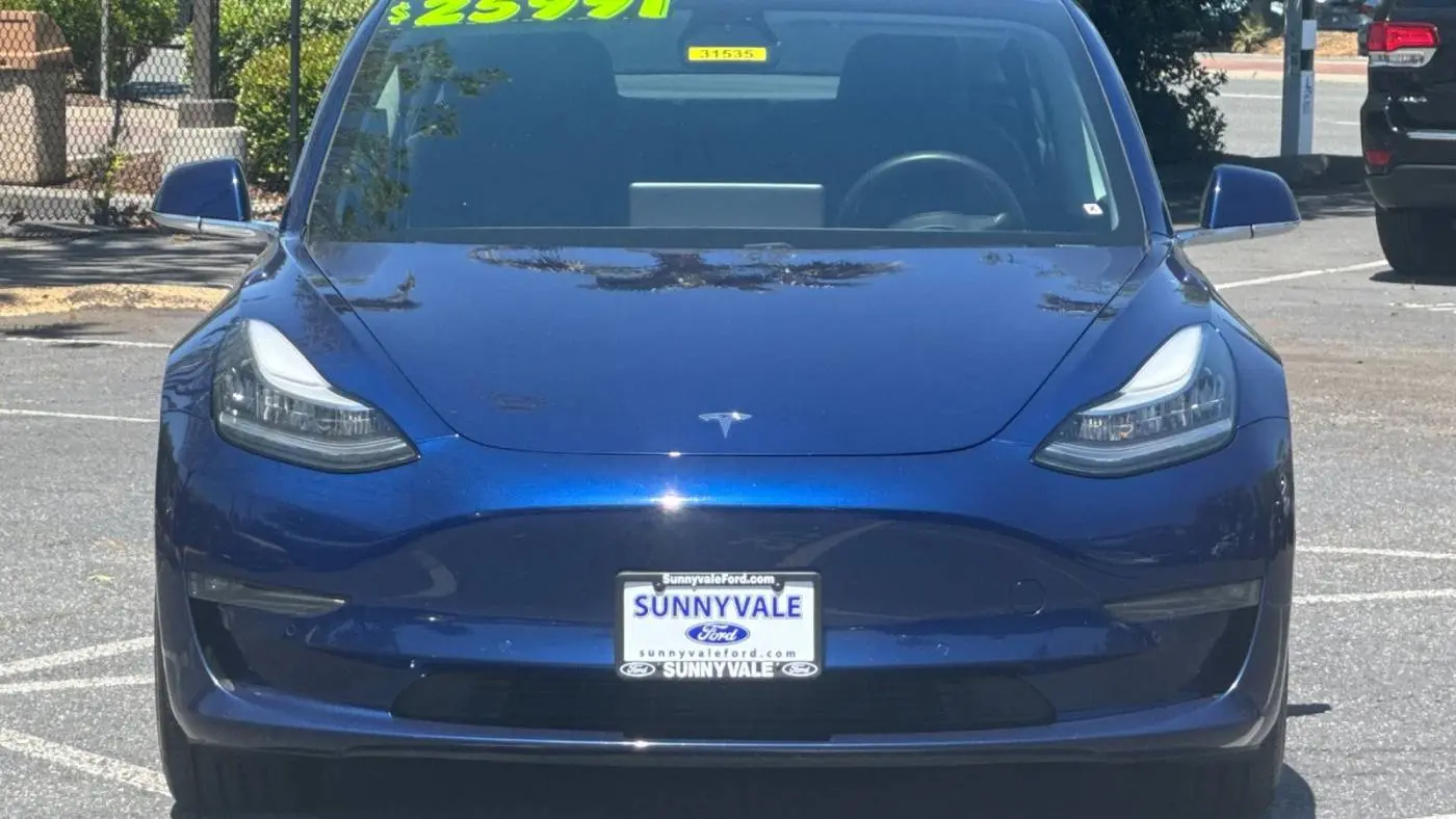 2018 Tesla Model 3 5YJ3E1EB5JF072359