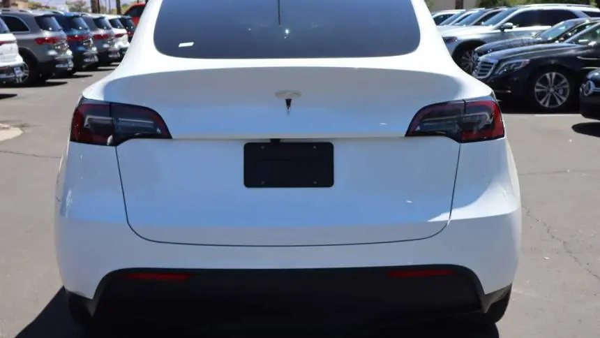 2025 Tesla Model Y 7SAYGDED6SF220929