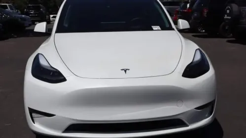 2025 Tesla Model Y 7SAYGDED6SF220929