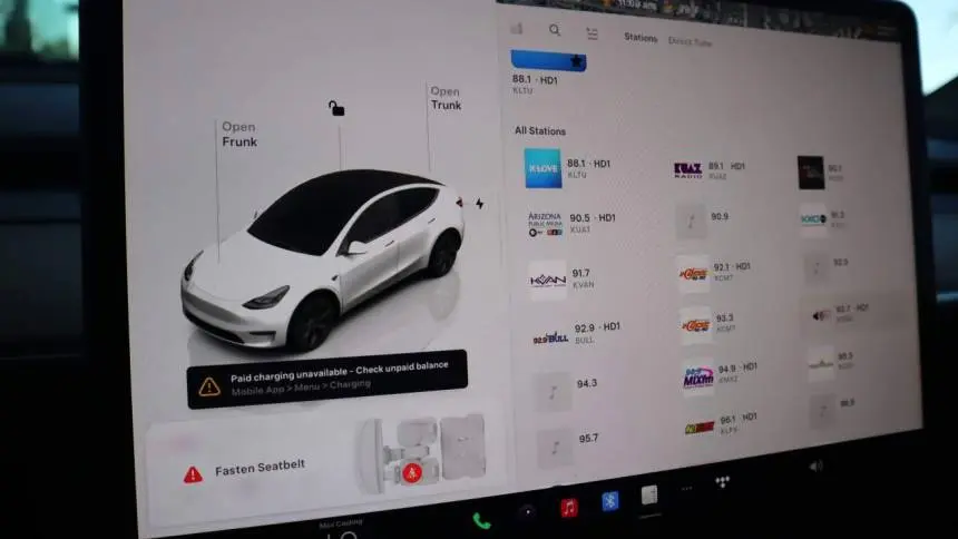 2025 Tesla Model Y 7SAYGDED6SF220929