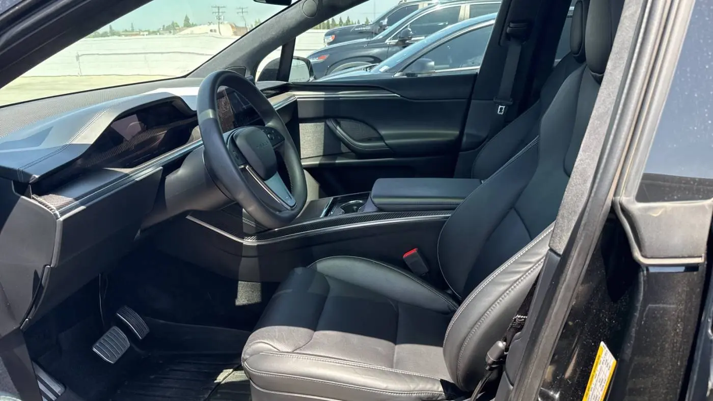 2023 Tesla Model X 7SAXCBE65PF380109