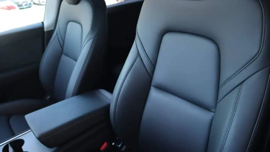 2025 Tesla Model Y 7SAYGDED6SF220929