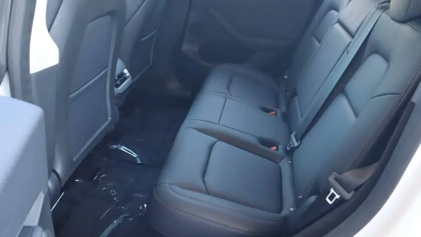 2025 Tesla Model Y 7SAYGDED6SF220929