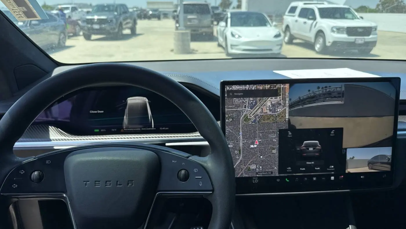 2023 Tesla Model X 7SAXCBE65PF380109