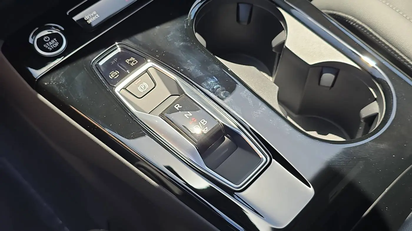 2025 Audi Q6 e-tron WA124BGF8SA016117
