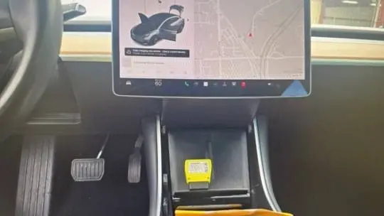2018 Tesla Model 3 5YJ3E1EB8JF065986