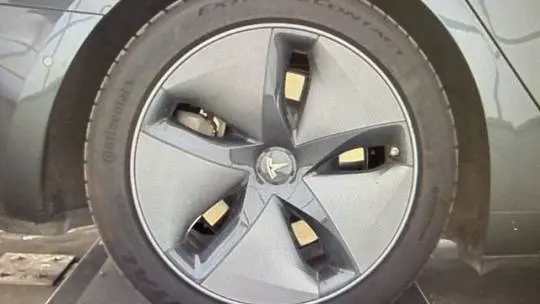2018 Tesla Model 3 5YJ3E1EB8JF065986