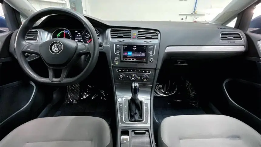 2016 Volkswagen e-Golf WVWKP7AU4GW912572