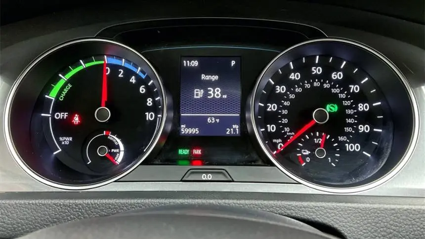 2016 Volkswagen e-Golf WVWKP7AU4GW912572