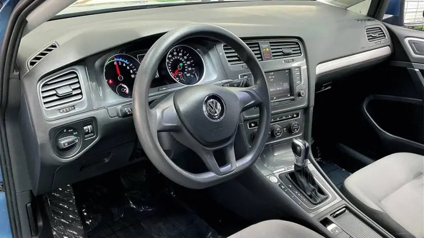2016 Volkswagen e-Golf WVWKP7AU4GW912572
