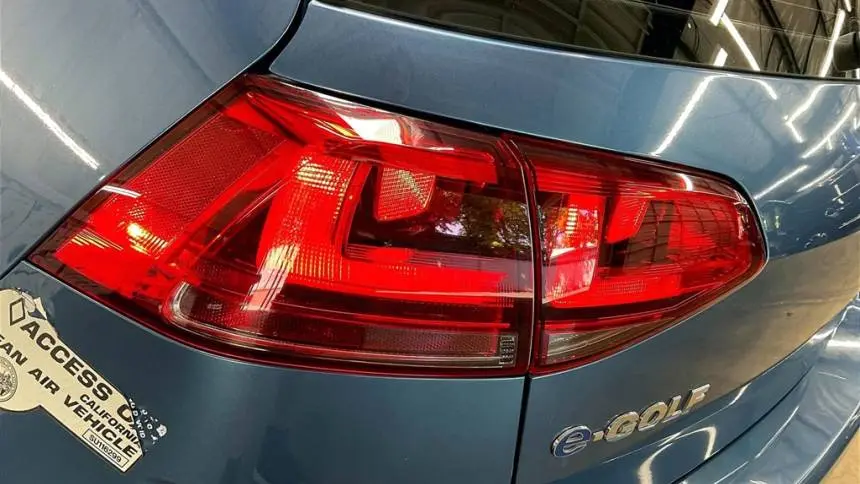 2016 Volkswagen e-Golf WVWKP7AU4GW912572