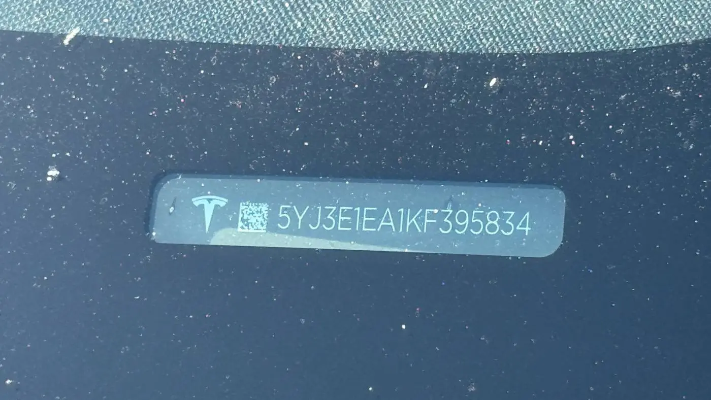2019 Tesla Model 3 5YJ3E1EA1KF395834