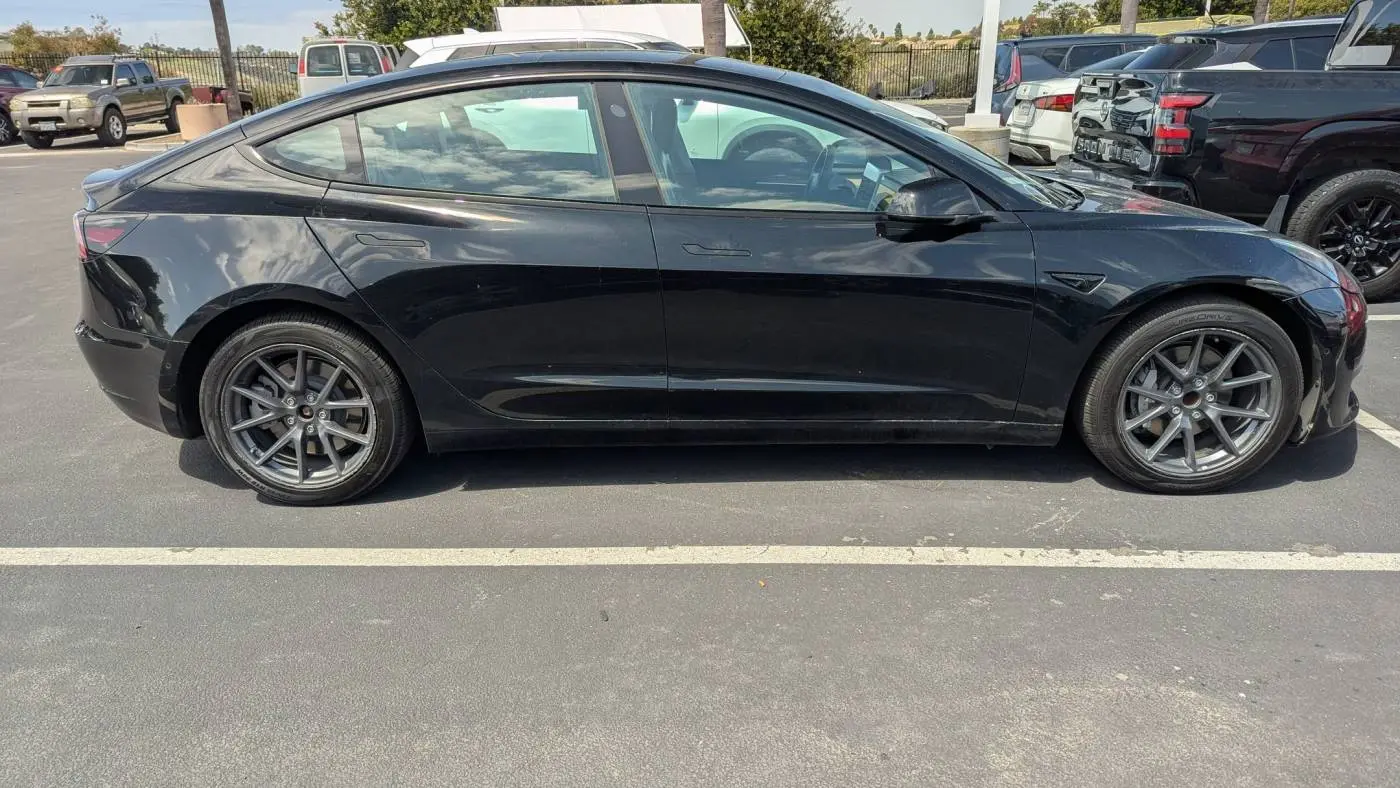 2022 Tesla Model 3 5YJ3E1EA6NF185301