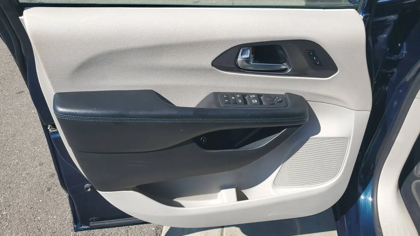 2021 Chrysler Pacifica 2C4RC1L79MR605966