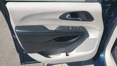 2021 Chrysler Pacifica 2C4RC1L79MR605966