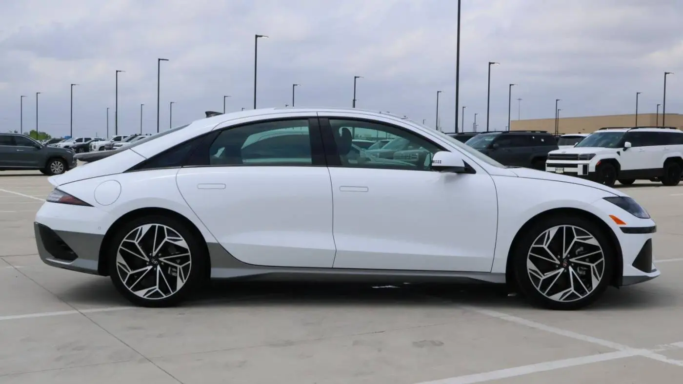 2023 Hyundai IONIQ 6 KMHM54AA9PA020846