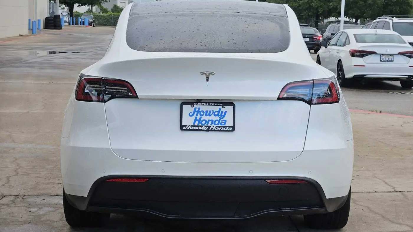 2021 Tesla Model Y 5YJYGAEE3MF252793