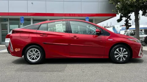 2020 Toyota Prius Prime - Images - 3