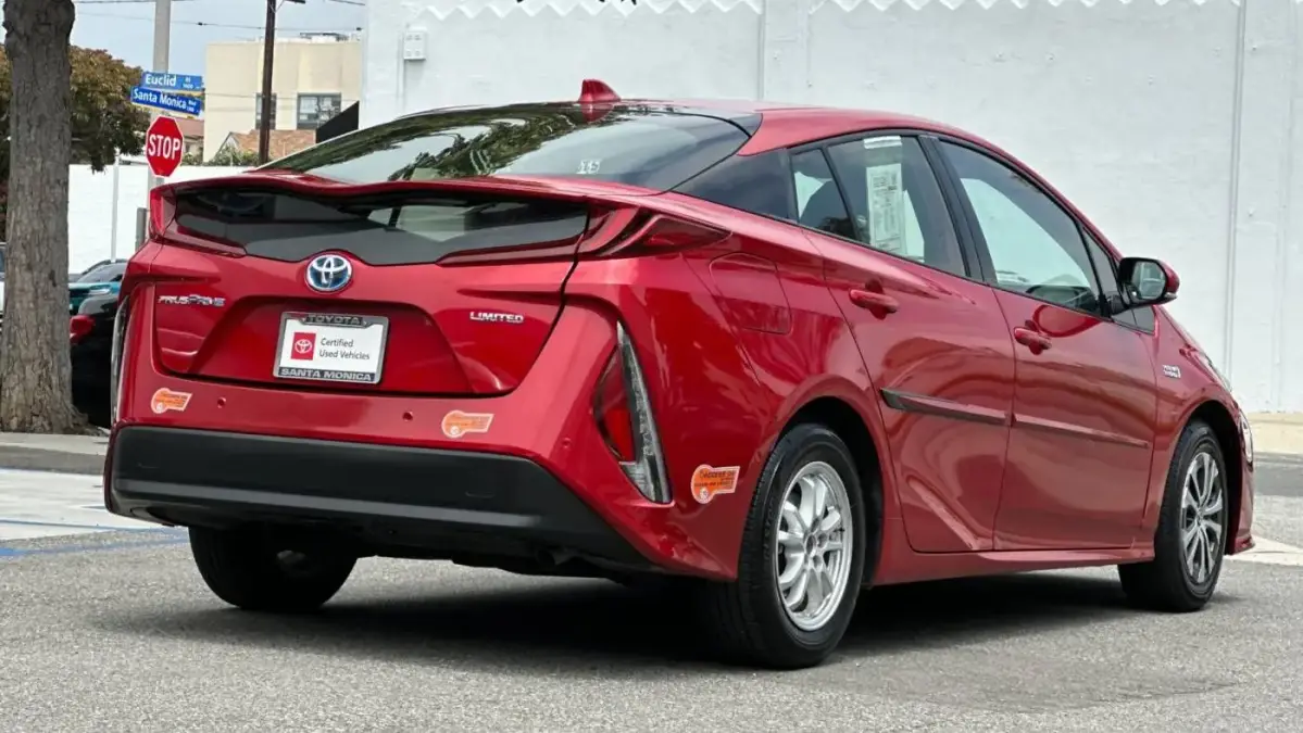 2020 Toyota Prius Prime - Images - 4